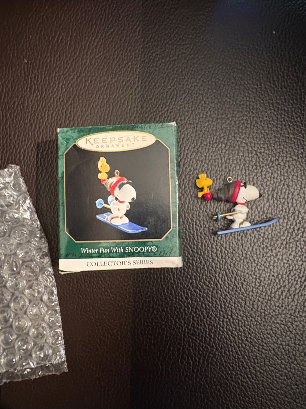 Keepsake miniature Ornament - Snoopy Winter Fun Snowboarding QXM4343